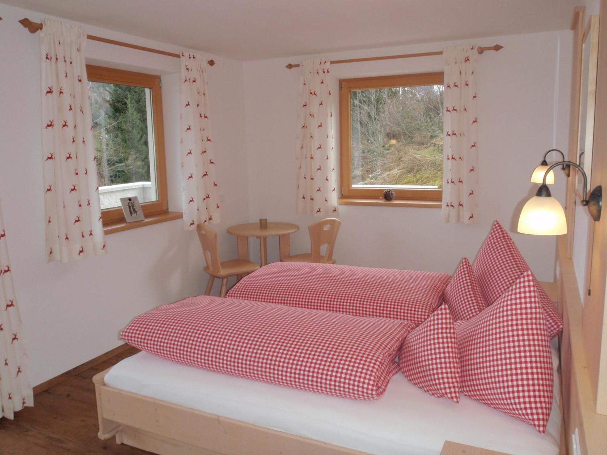 Landhaus Alpenjäger Hainzenberg Zimmer foto
