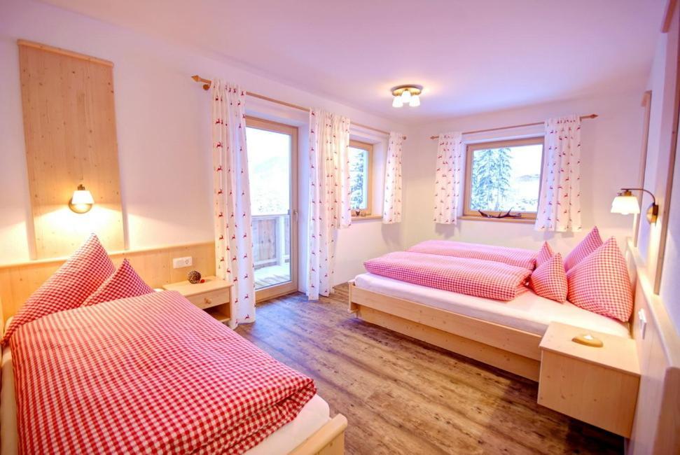 Landhaus Alpenjäger Hainzenberg Zimmer foto